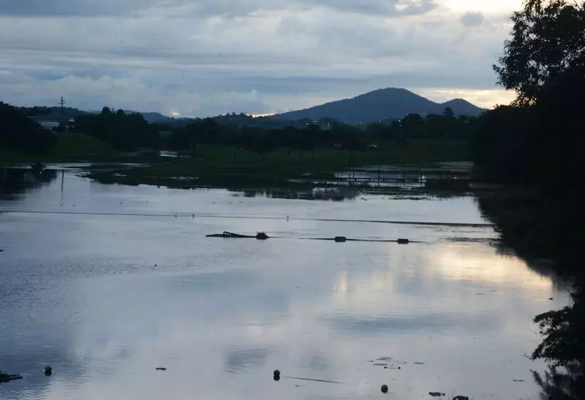 Hotelli Big4 Mackay Blacks Beach Holiday Park