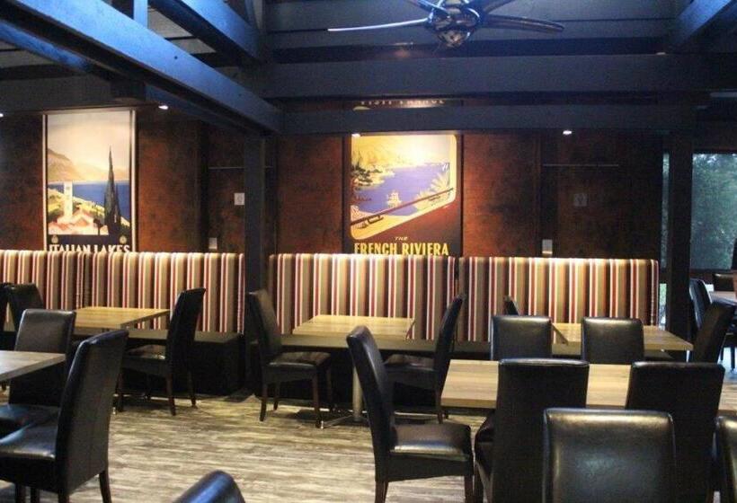 בית מלון כפרי Brougham Arms