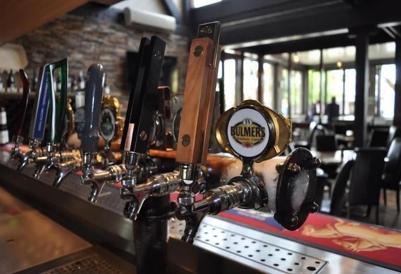 בית מלון כפרי Brougham Arms