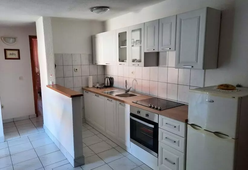 Apartment And Rooms Ruza