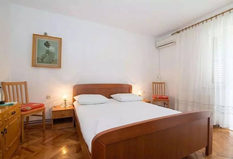 Apartment And Rooms Ruza