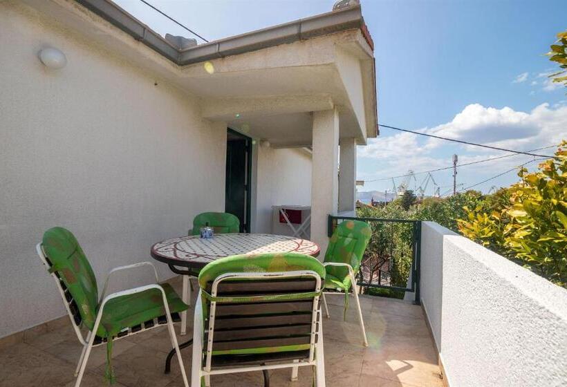 Apartment And Rooms Ruza