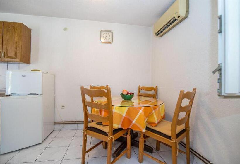 Apartment And Rooms Ruza