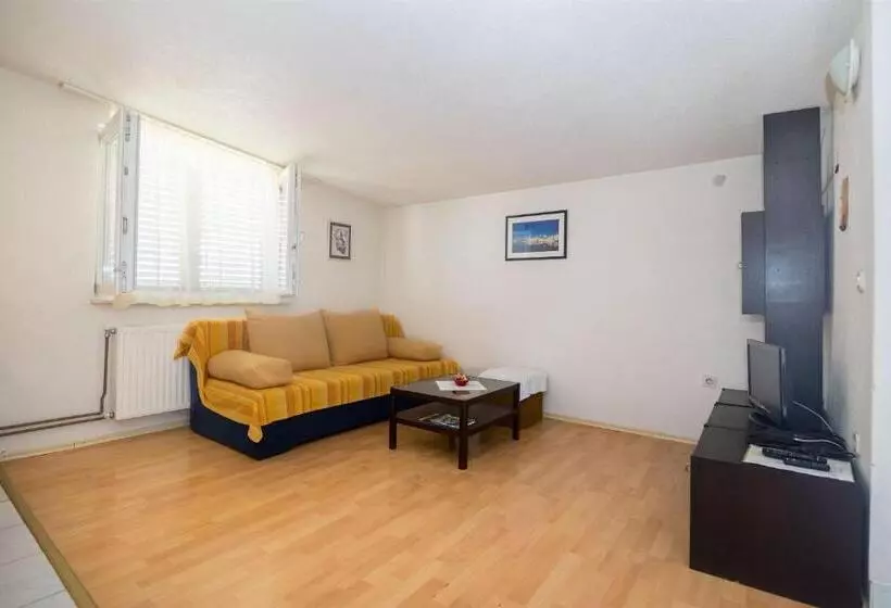 Apartment And Rooms Ruza