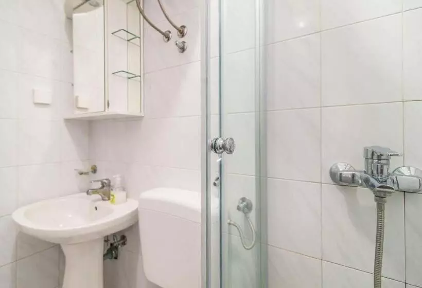 Apartments Pino Rabac