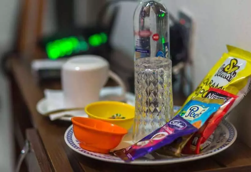 تختخواب و صبحانه Check In By Voom