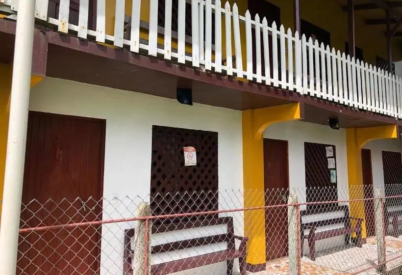 Coconut Hostel B&b
