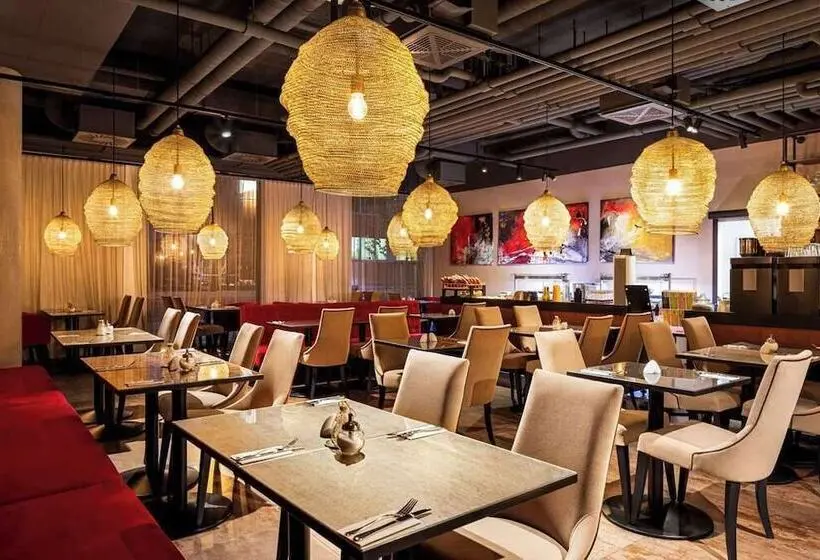 ホテル DORMERO DeHo Linz