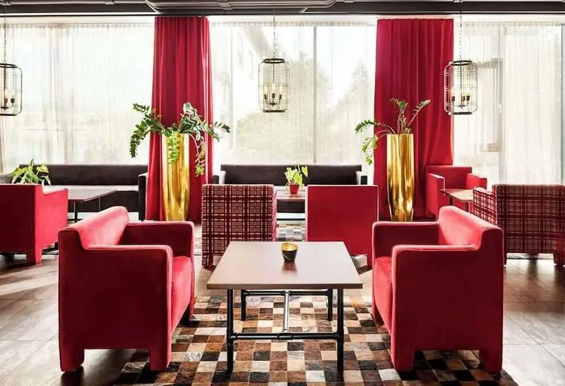 ホテル DORMERO DeHo Linz