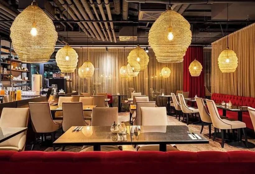 ホテル DORMERO DeHo Linz