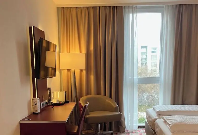 ホテル DORMERO DeHo Linz