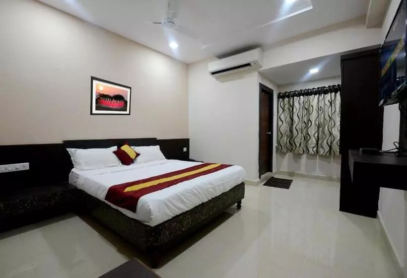هتل Dwaraka Inn