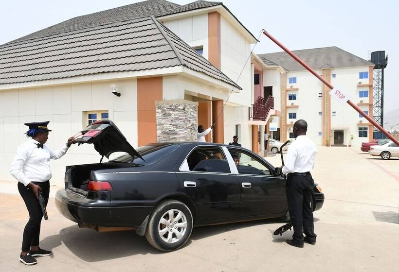 هتل Goodview Suites& Apartments