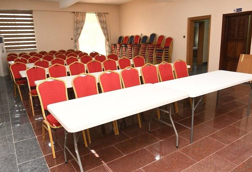 هتل Goodview Suites& Apartments