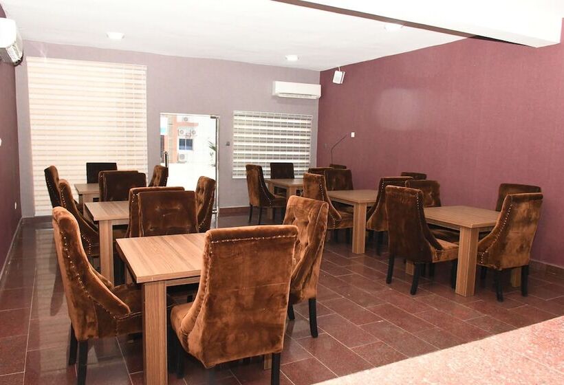 هتل Goodview Suites& Apartments