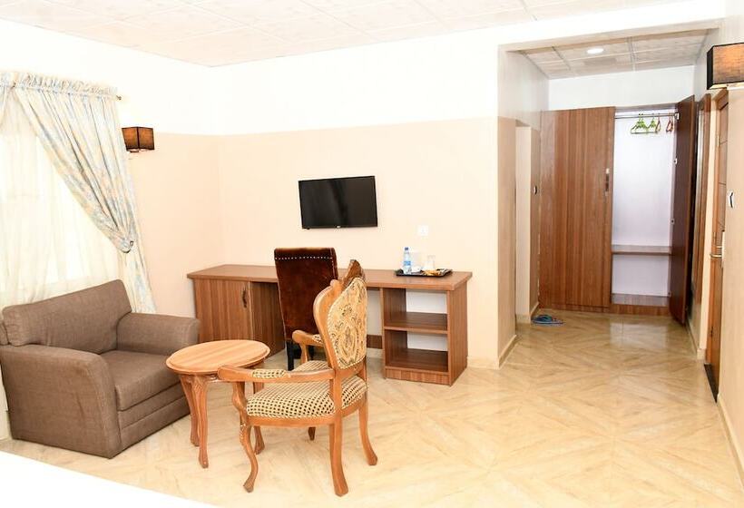 هتل Goodview Suites& Apartments