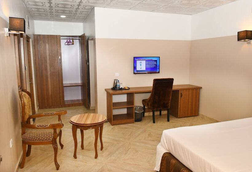 هتل Goodview Suites& Apartments