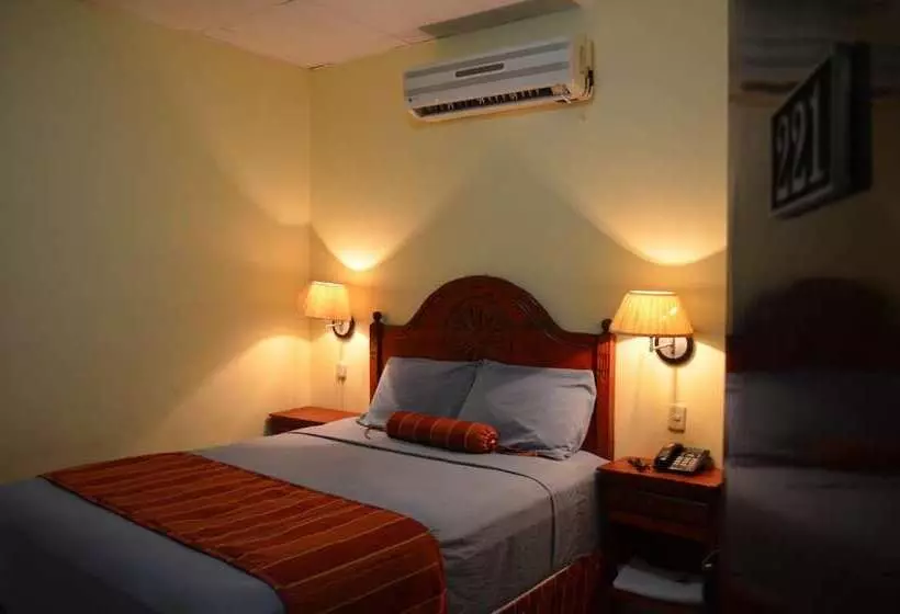 هتل Plaza Palmero