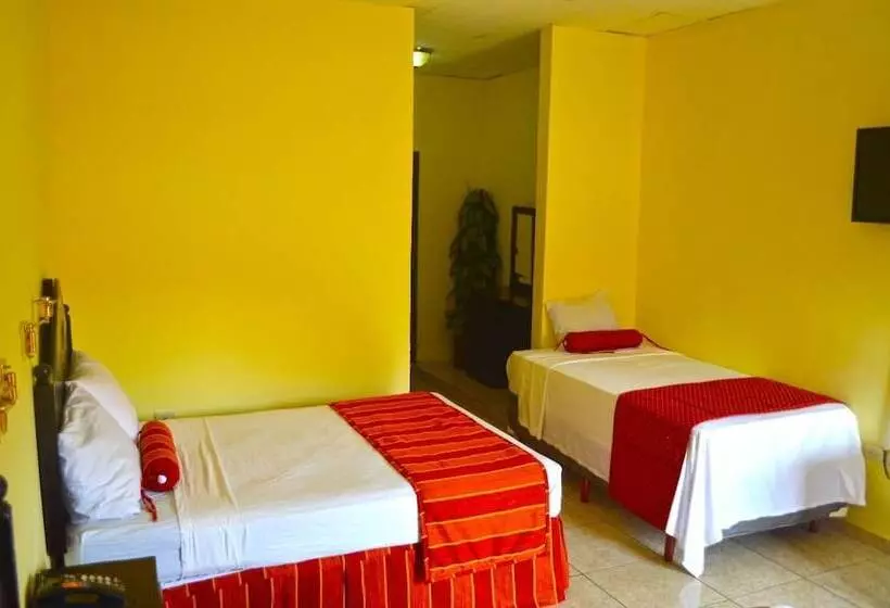 هتل Plaza Palmero