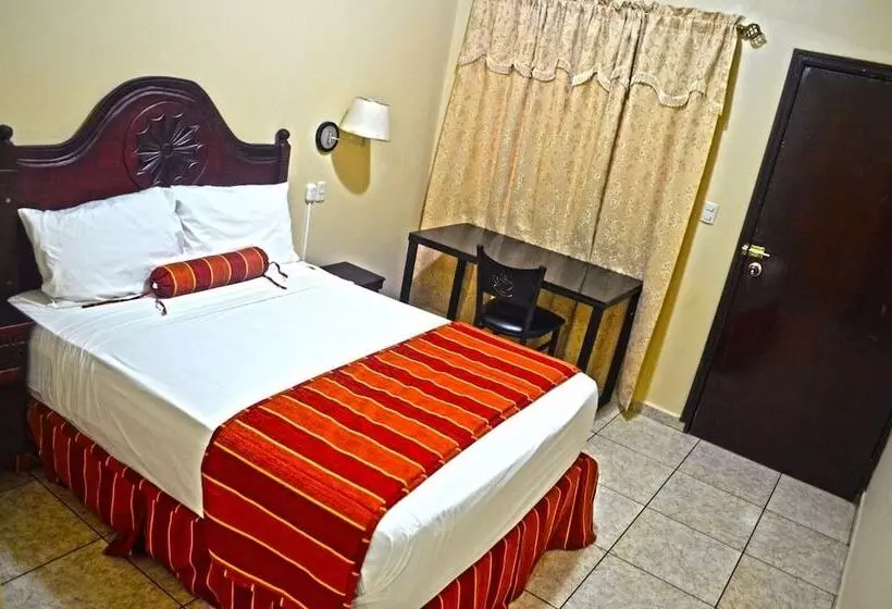 هتل Plaza Palmero