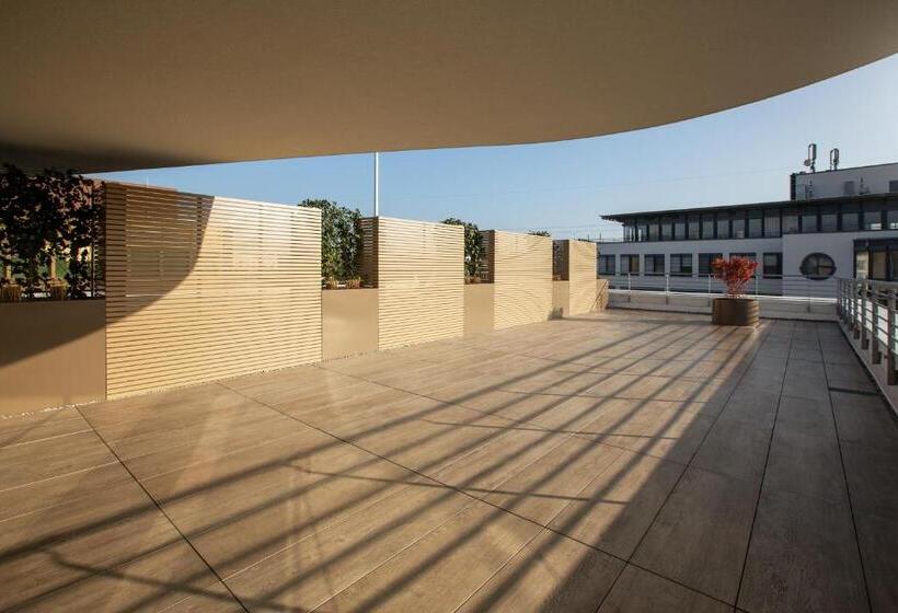 هتل Holiday Inn   The Niu, Mesh Stuttgart Messe, An Ihg