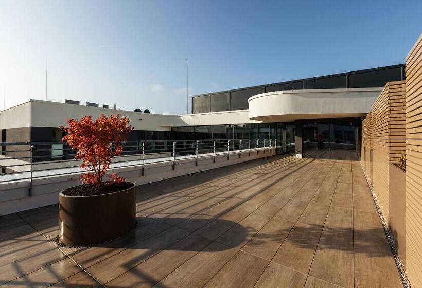 هتل Holiday Inn   The Niu, Mesh Stuttgart Messe, An Ihg