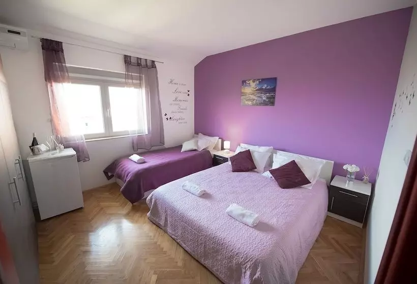 پانسیون Mareta Guesthouse