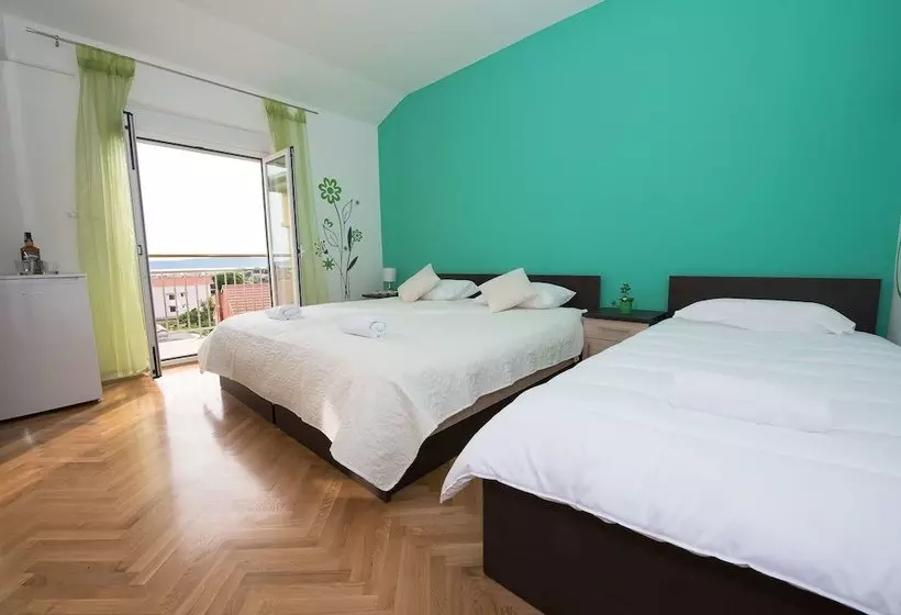 پانسیون Mareta Guesthouse