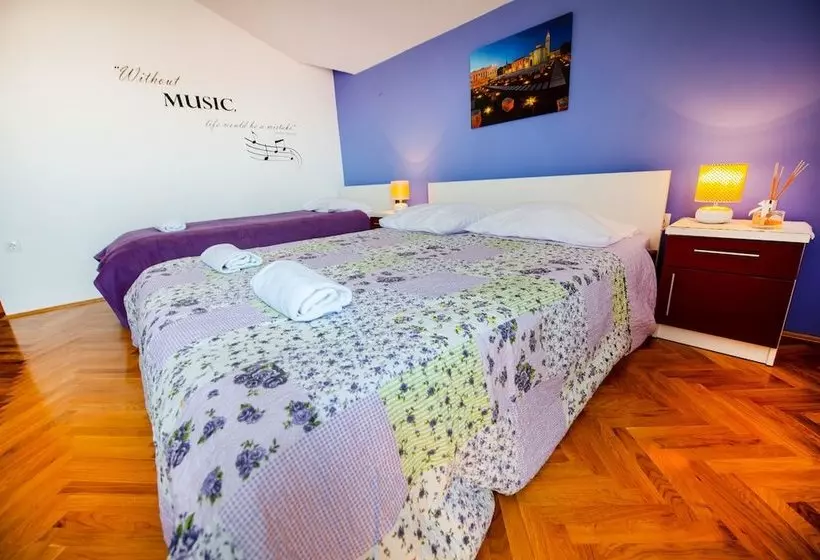 پانسیون Mareta Guesthouse