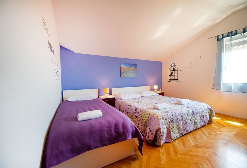 بنسيون Mareta Guesthouse