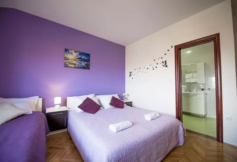 پانسیون Mareta Guesthouse