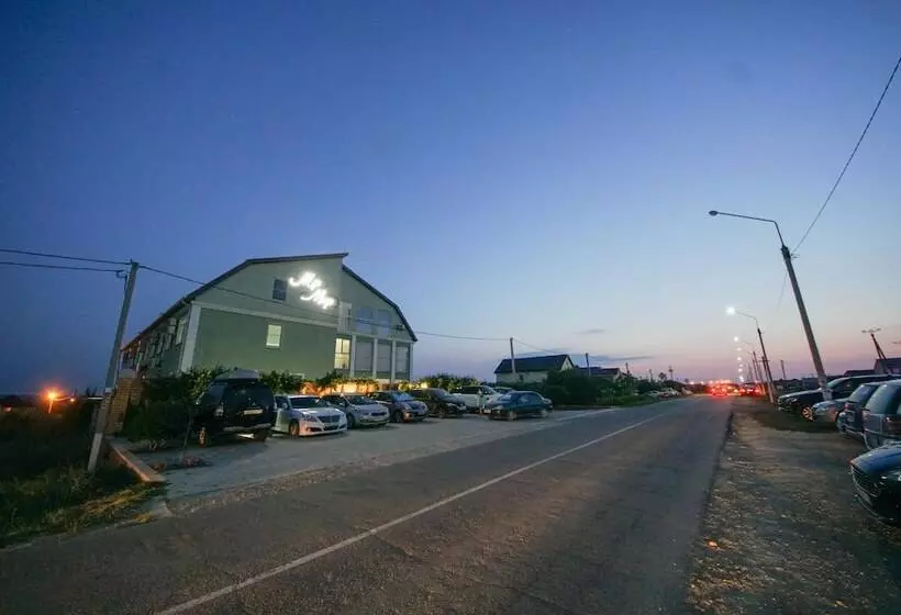 استراحتگاه Tri Morya