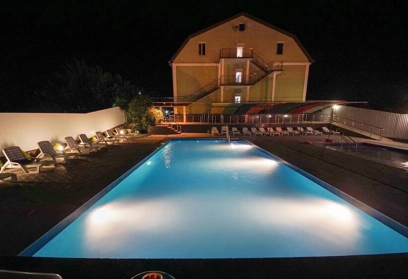 استراحتگاه Tri Morya