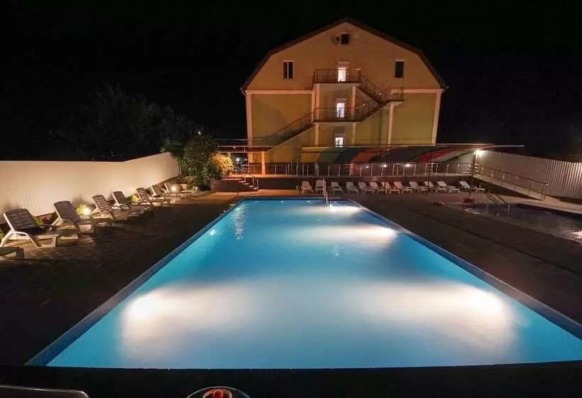 استراحتگاه Tri Morya