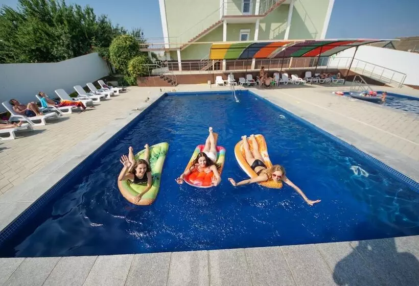 استراحتگاه Tri Morya