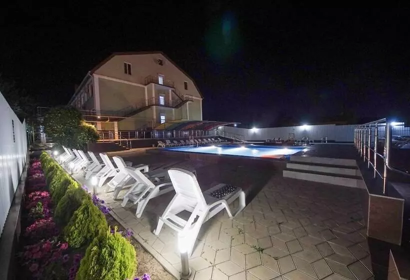 استراحتگاه Tri Morya