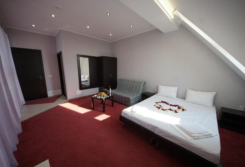 استراحتگاه Tri Morya