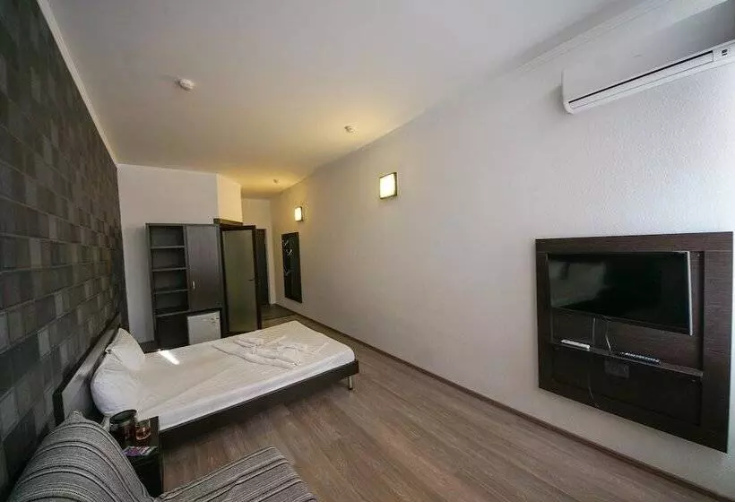 استراحتگاه Tri Morya