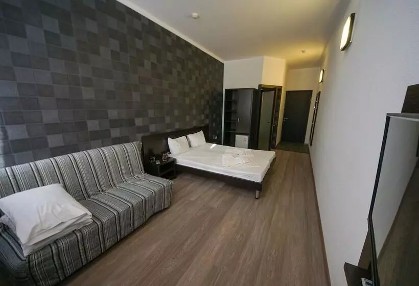 استراحتگاه Tri Morya