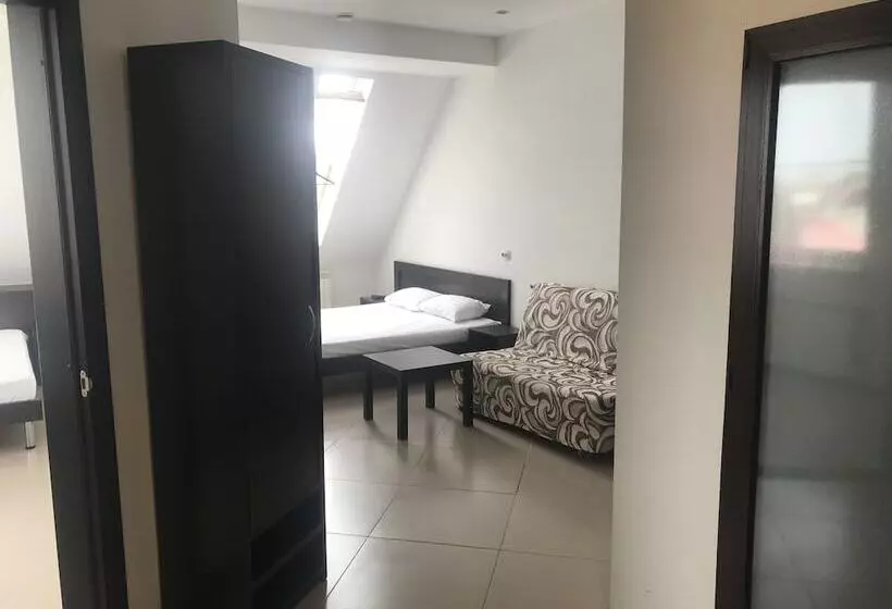 استراحتگاه Tri Morya