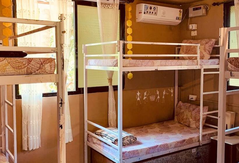 Rootsvilla Hostel Goa