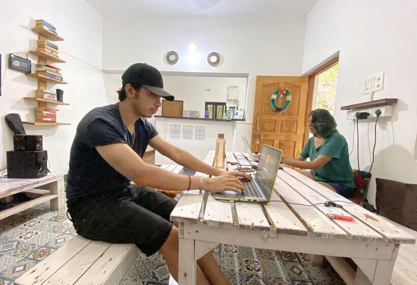 Rootsvilla Hostel Goa