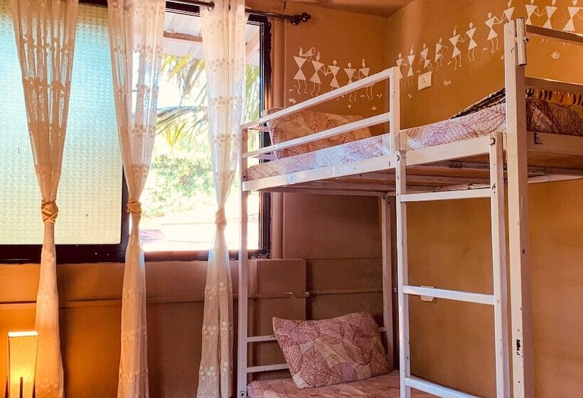 Rootsvilla Hostel Goa