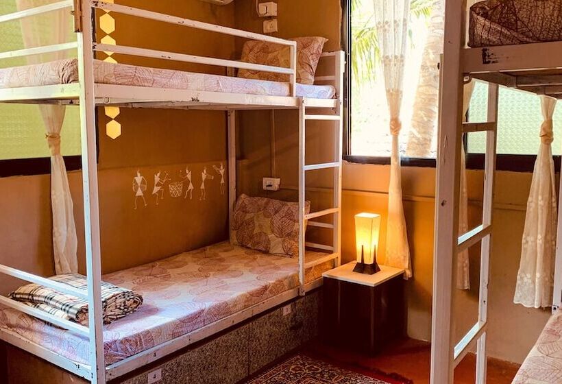 Rootsvilla Hostel Goa