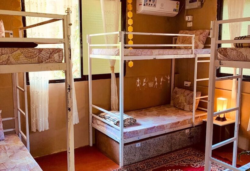 Rootsvilla Hostel Goa