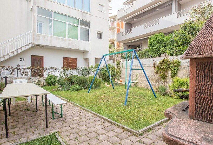 Apartments Divna Tomas