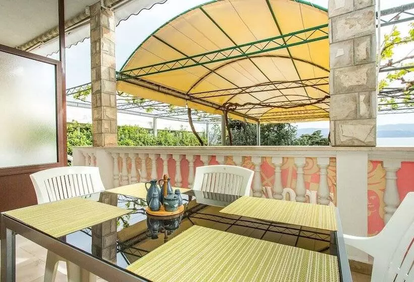 Apartments Divna Tomas