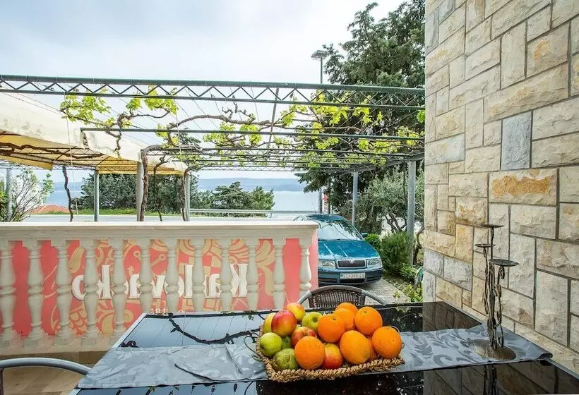 Apartments Divna Tomas