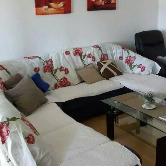 Apartments Divna Tomas