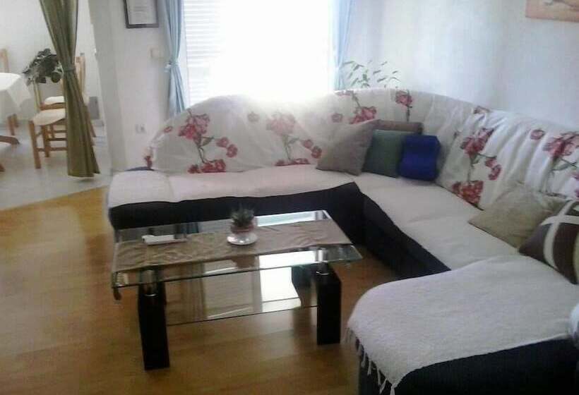 Apartments Divna Tomas